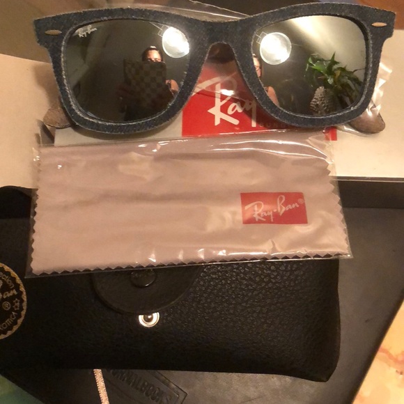 Sunglasses - Picture 3 of 3